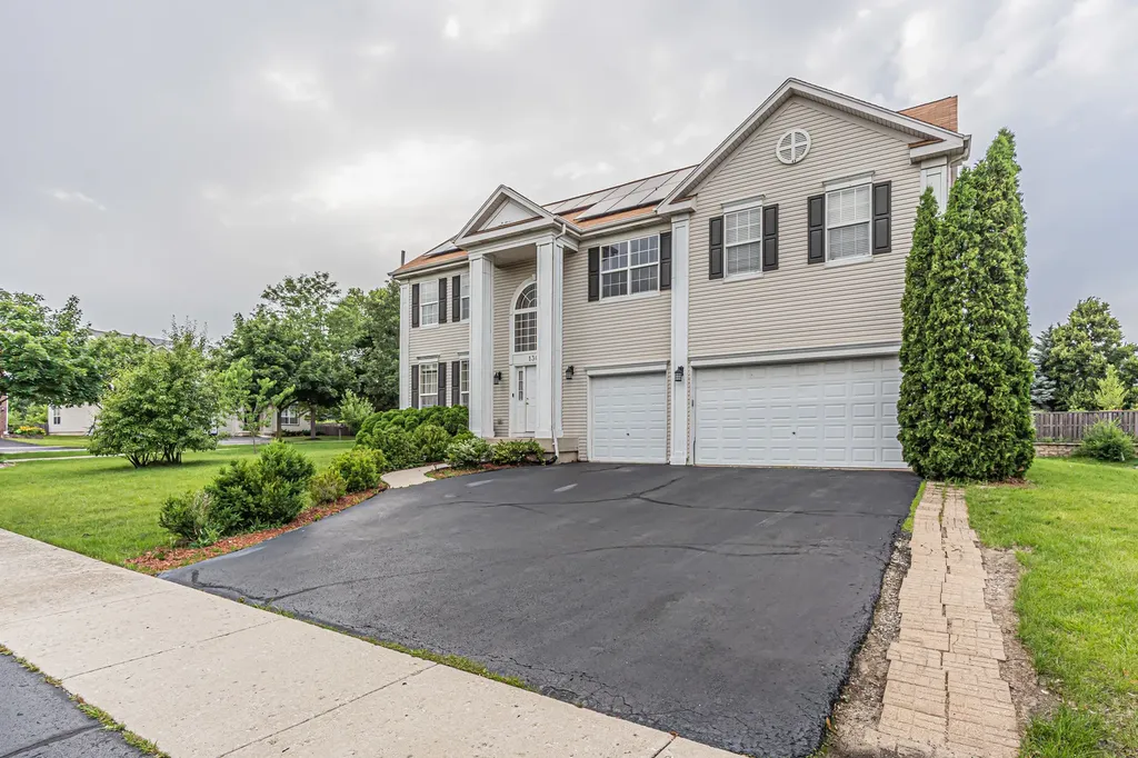 1300 Palisades Drive Bolingbrook IL 60490