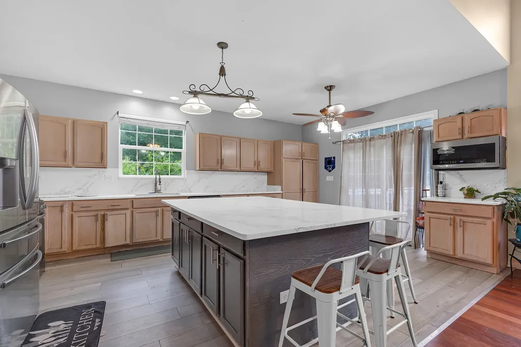 1300 Palisades Drive Bolingbrook IL 60490