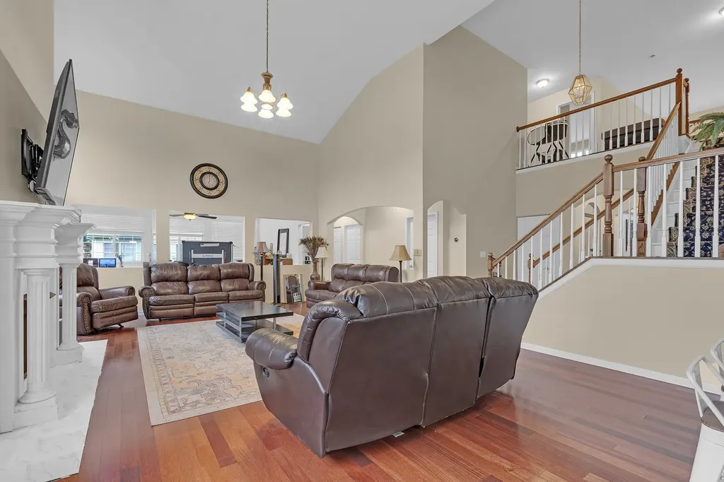 1300 Palisades Drive Bolingbrook IL 60490