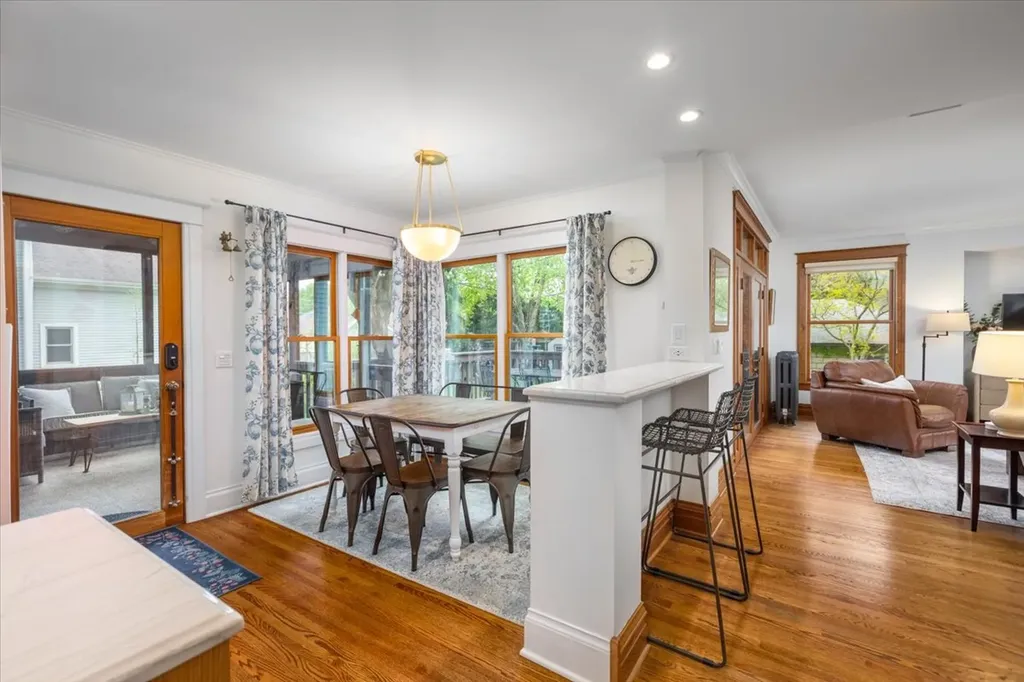 23 North Columbia Street Naperville IL 60540