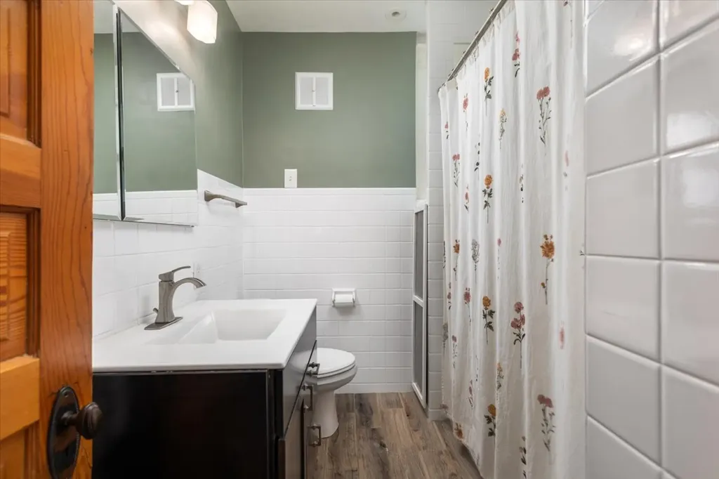 23 North Columbia Street Naperville IL 60540