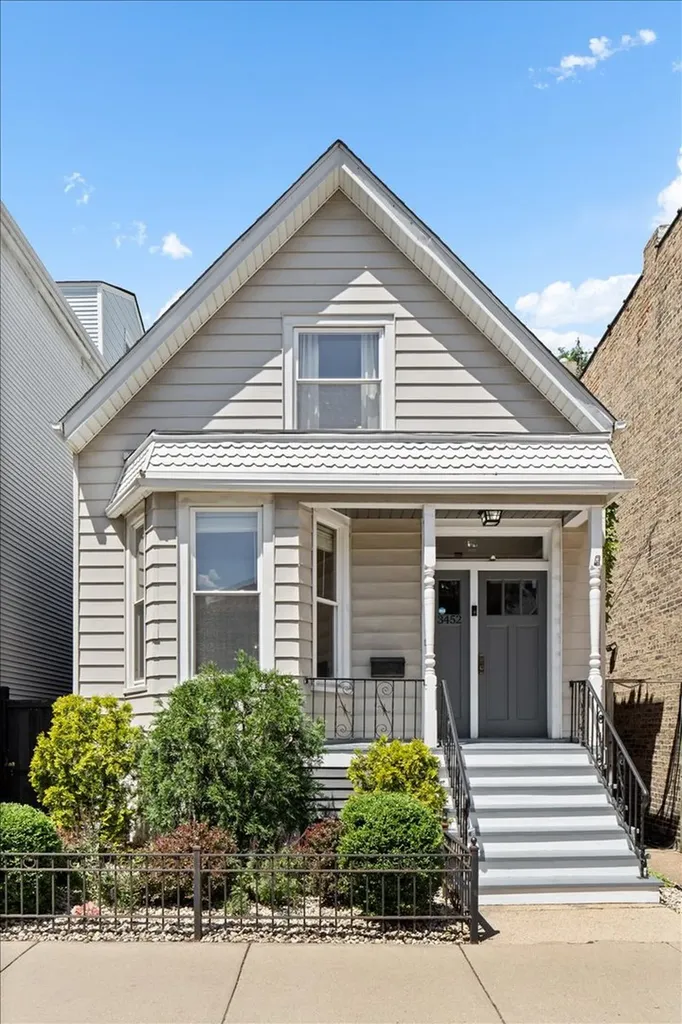 3452 North Damen Avenue Chicago IL 60618