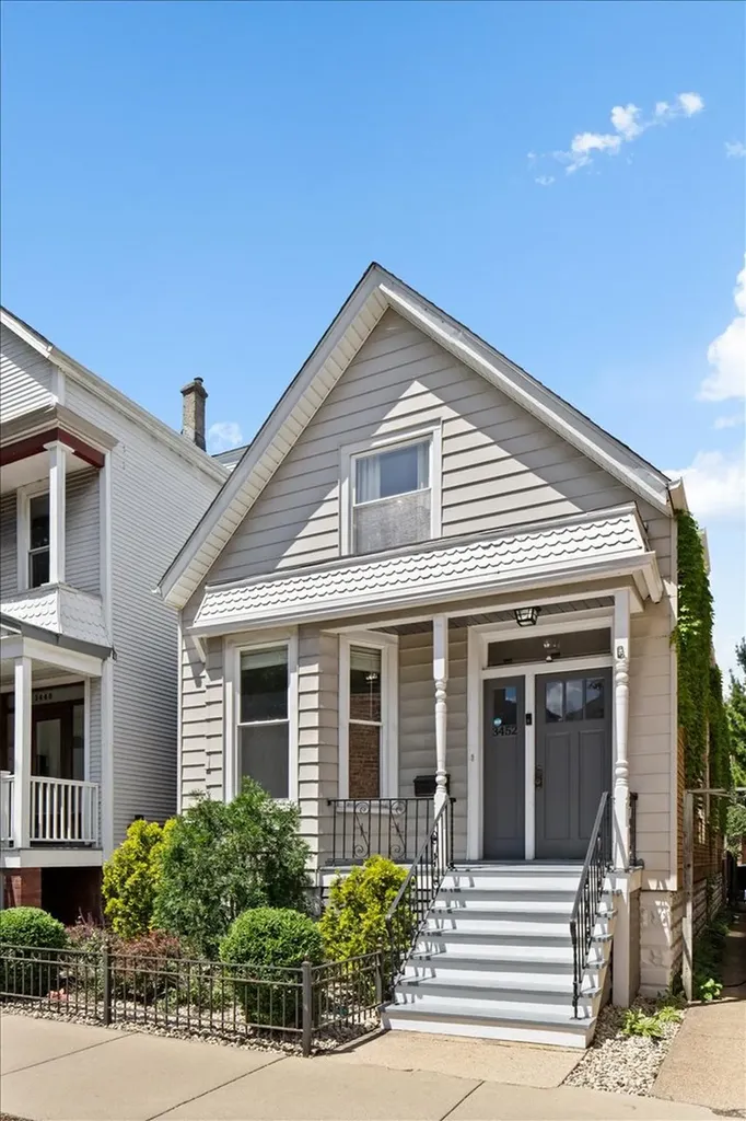 3452 North Damen Avenue Chicago IL 60618