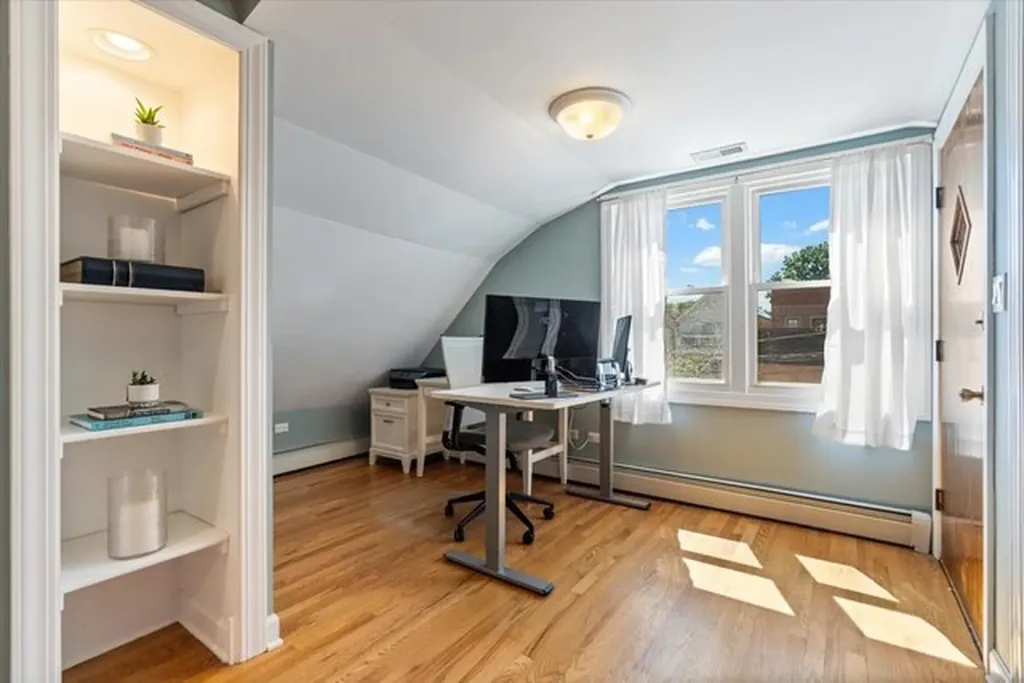 3452 North Damen Avenue Chicago IL 60618