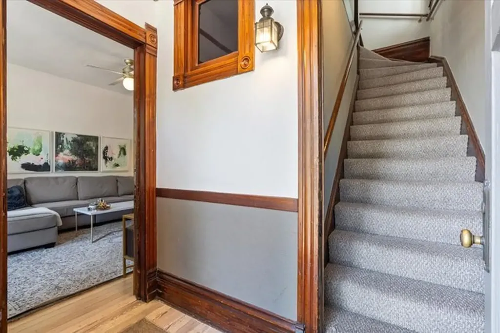 3452 North Damen Avenue Chicago IL 60618