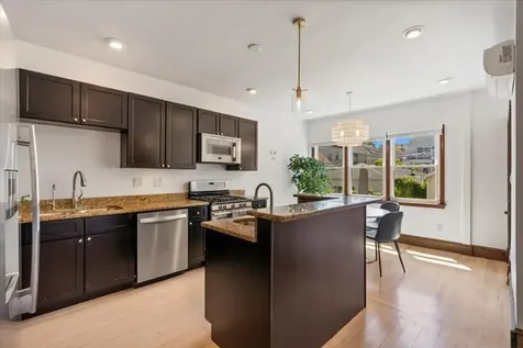 3452 North Damen Avenue Chicago IL 60618