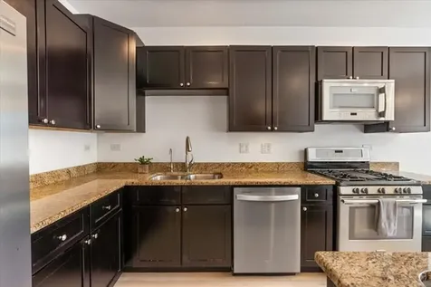 3452 North Damen Avenue Chicago IL 60618