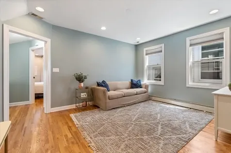 3452 North Damen Avenue Chicago IL 60618