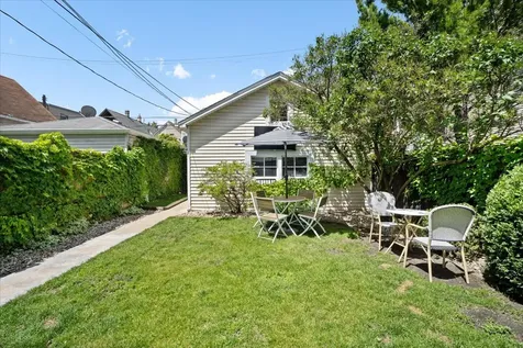 3452 North Damen Avenue Chicago IL 60618