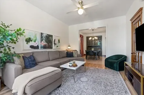 3452 North Damen Avenue Chicago IL 60618