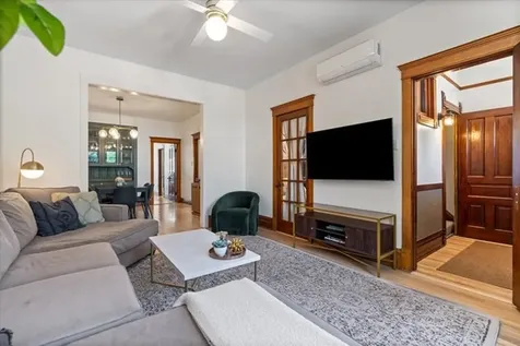 3452 North Damen Avenue Chicago IL 60618