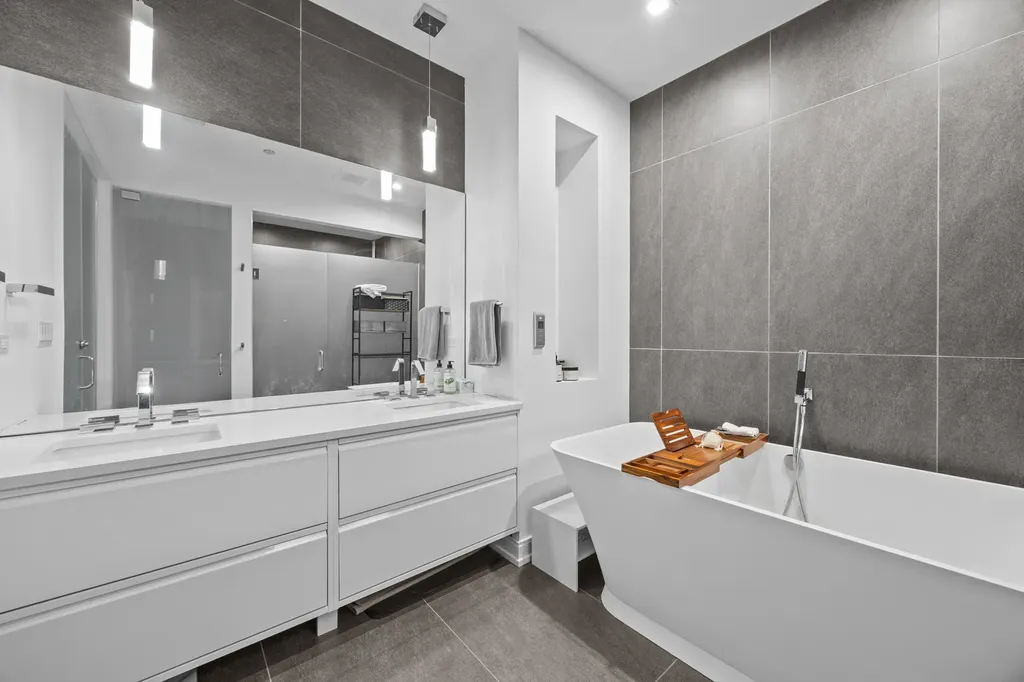 223 West Lake Street Chicago IL 60606