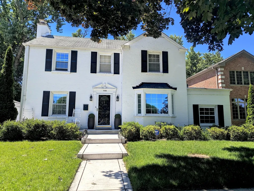 4335 Lee Street Skokie IL 60076