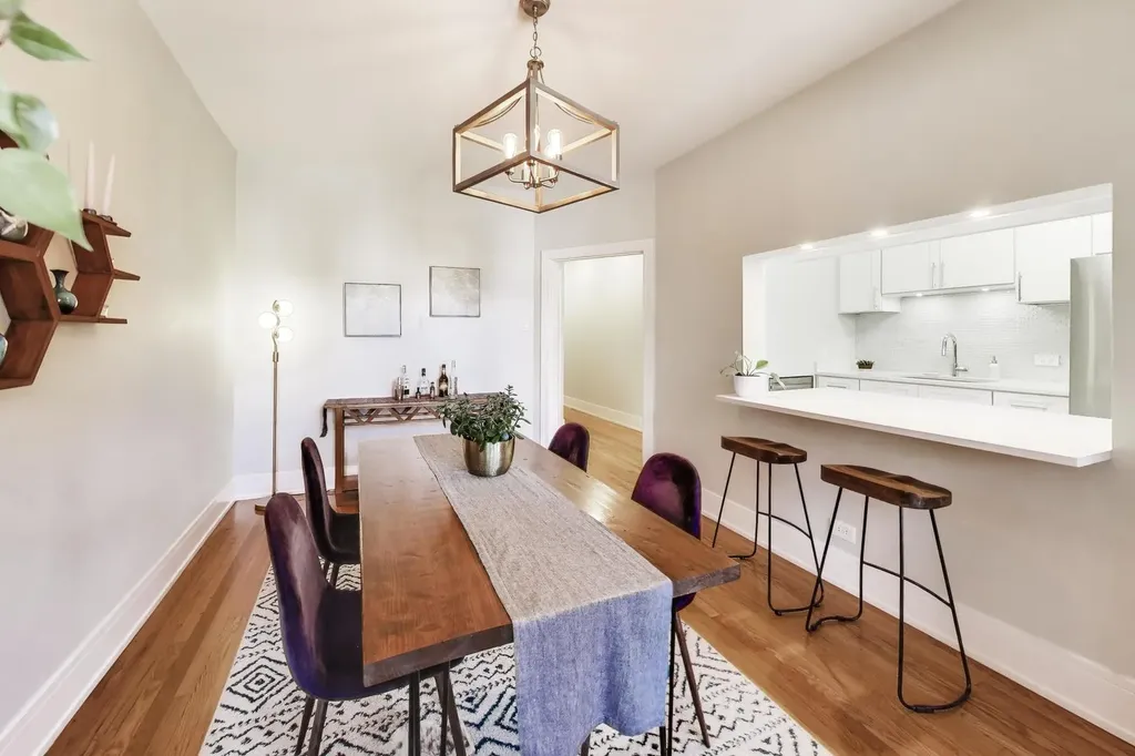 5251 North Winthrop Avenue Chicago IL 60640