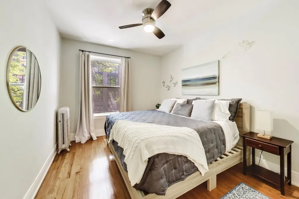 5251 North Winthrop Avenue Chicago IL 60640