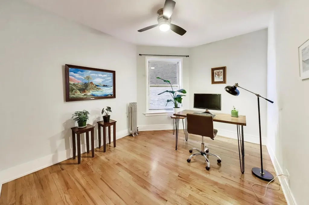 5251 North Winthrop Avenue Chicago IL 60640