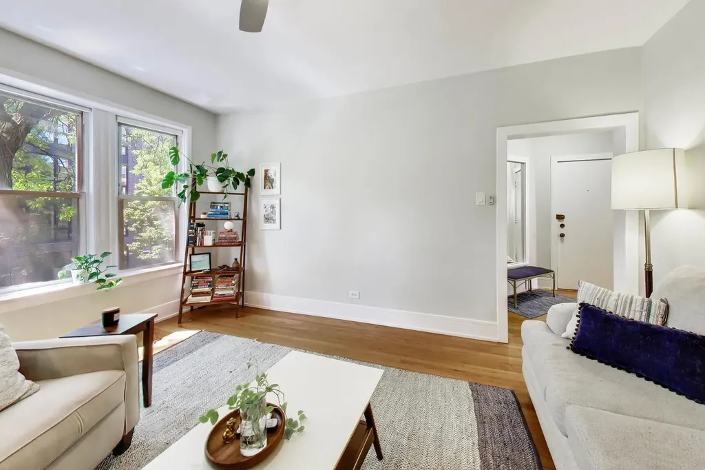 5251 North Winthrop Avenue Chicago IL 60640
