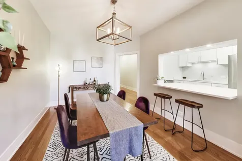 5251 North Winthrop Avenue Chicago IL 60640