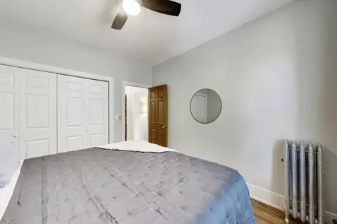 5251 North Winthrop Avenue Chicago IL 60640