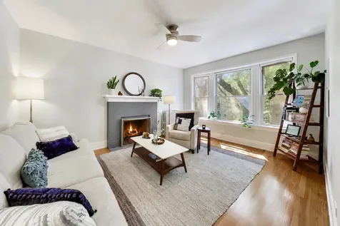 5251 North Winthrop Avenue Chicago IL 60640