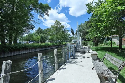 9425 Byrne Drive Fox River Grove IL 60021