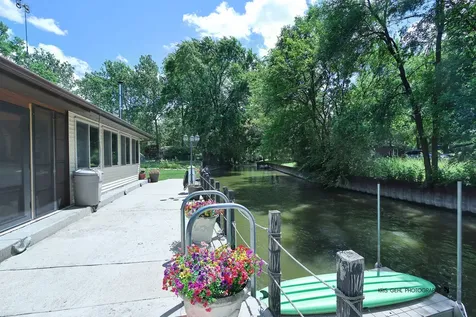 9425 Byrne Drive Fox River Grove IL 60021