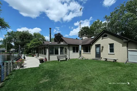 9425 Byrne Drive Fox River Grove IL 60021