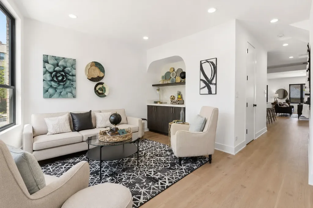 2044 West Superior Street Chicago IL 60612