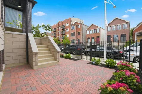 2044 West Superior Street Chicago IL 60612