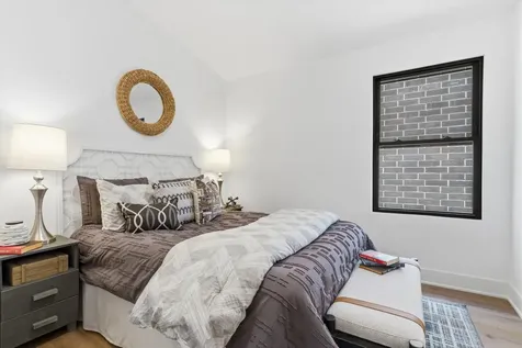 2044 West Superior Street Chicago IL 60612