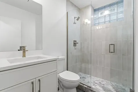 2044 West Superior Street Chicago IL 60612