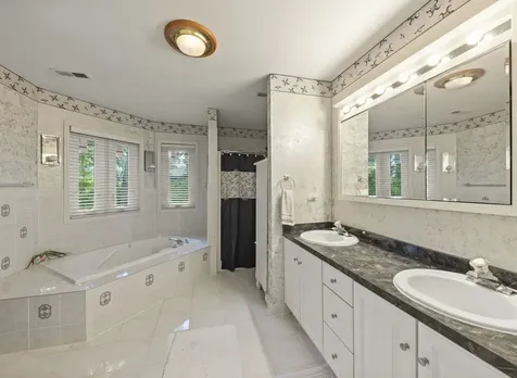 16W374 94TH Street Burr Ridge IL 60527