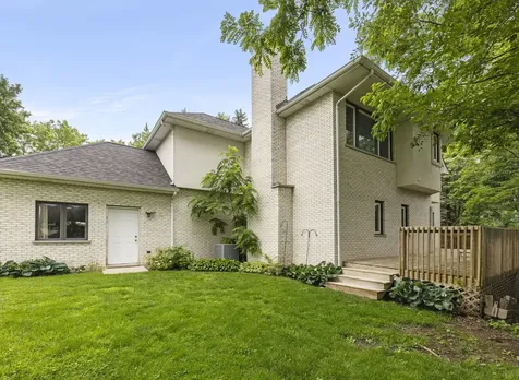16W374 94TH Street Burr Ridge IL 60527