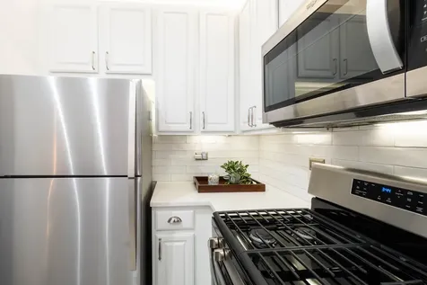 715 West Eastman Street Chicago IL 60610