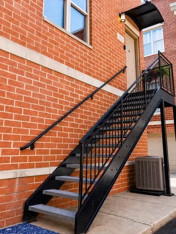 715 West Eastman Street Chicago IL 60610