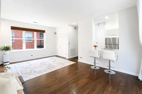 715 West Eastman Street Chicago IL 60610