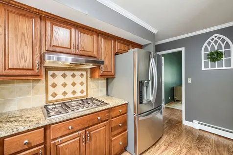 823 Greenwood Avenue Carpentersville IL 60110
