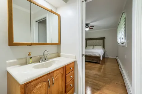 823 Greenwood Avenue Carpentersville IL 60110