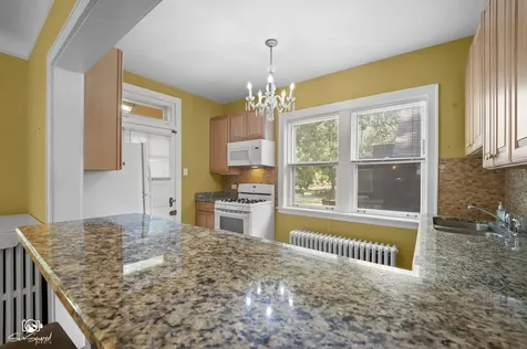9237 South Longwood Drive Chicago IL 60643