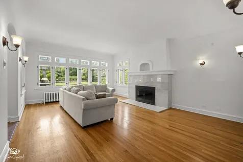 9237 South Longwood Drive Chicago IL 60643