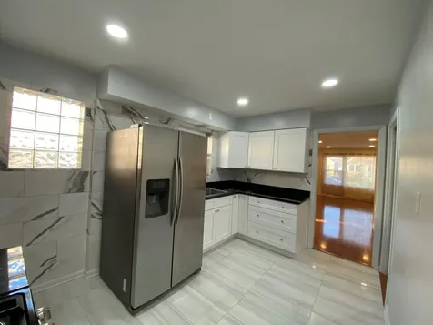 6078 North Troy Street Chicago IL 60659
