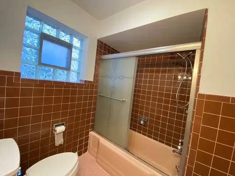 6078 North Troy Street Chicago IL 60659