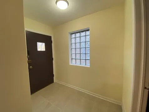 6078 North Troy Street Chicago IL 60659