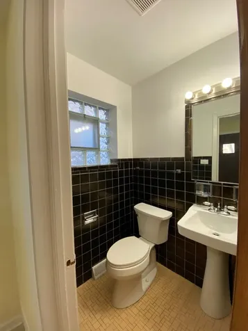 6078 North Troy Street Chicago IL 60659