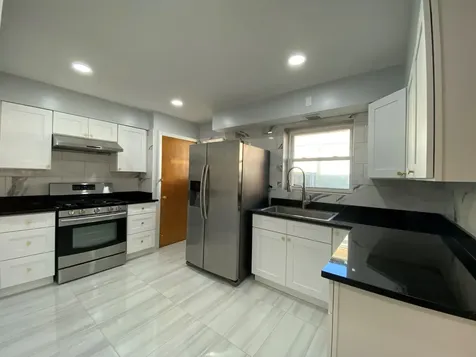 6078 North Troy Street Chicago IL 60659