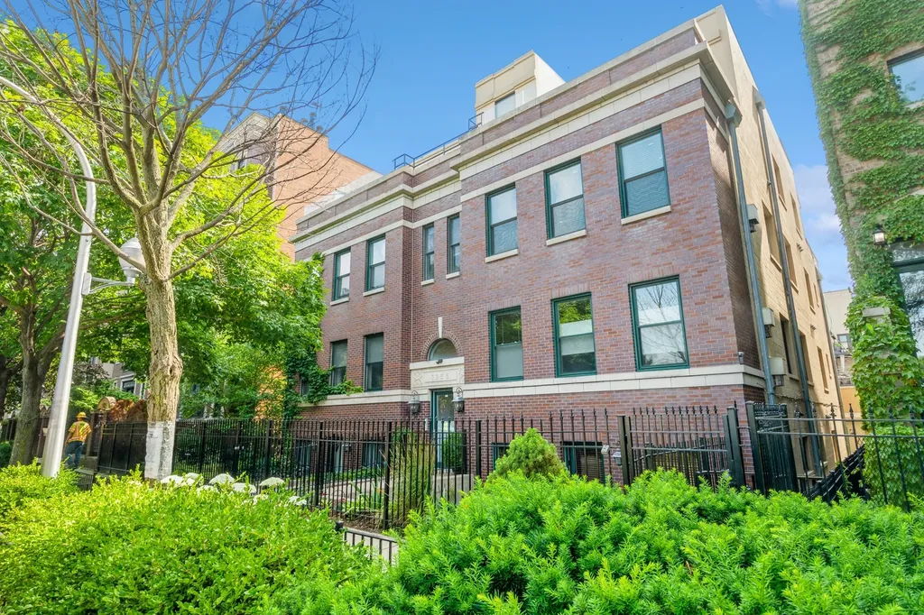 1355 North Mohawk Street Chicago IL 60610