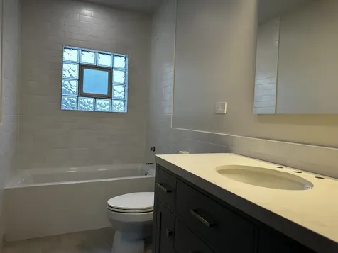 869 North Hermitage Avenue Chicago IL 60622