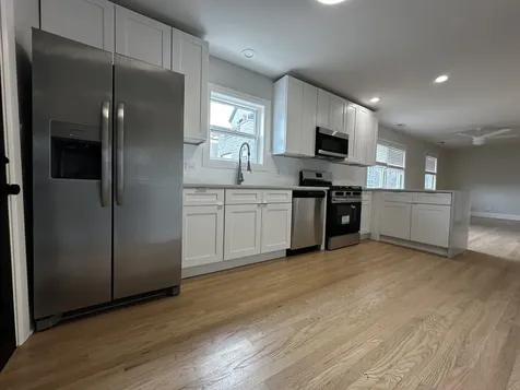 869 North Hermitage Avenue Chicago IL 60622