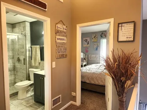 54 Sandhurst Road Mundelein IL 60060