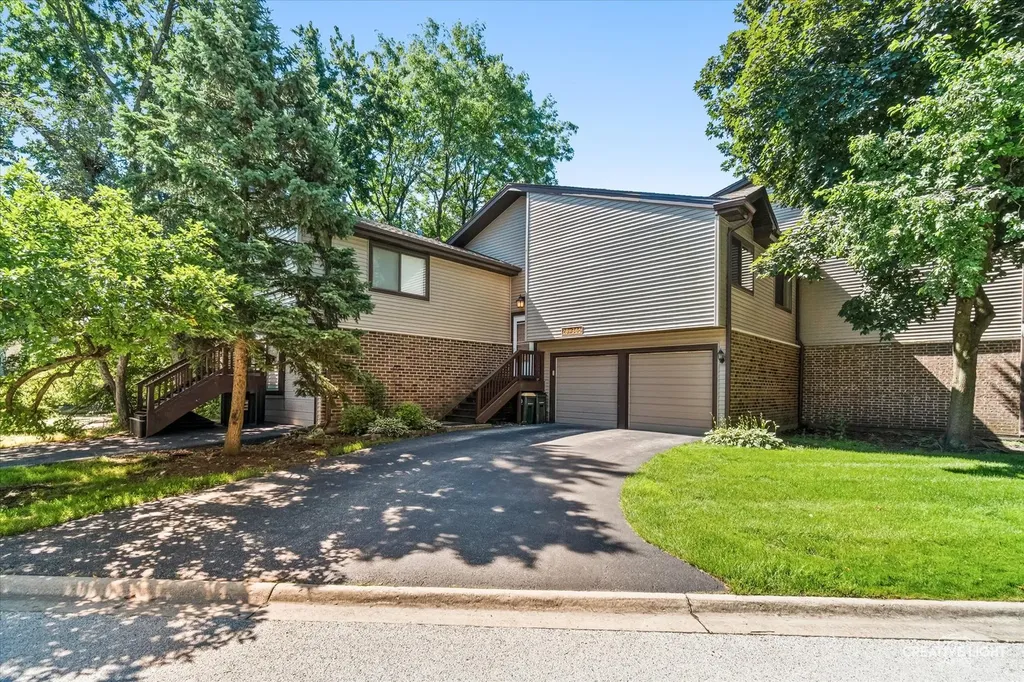29W365 Thornwood Lane Warrenville IL 60555